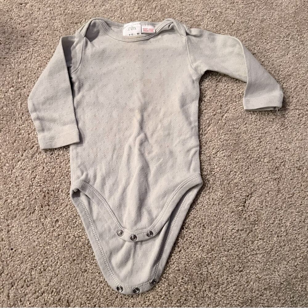 Zara Long Sleeve Baby Onesie Bodysuit Size 9 - 12 Months Neutral Minimalist